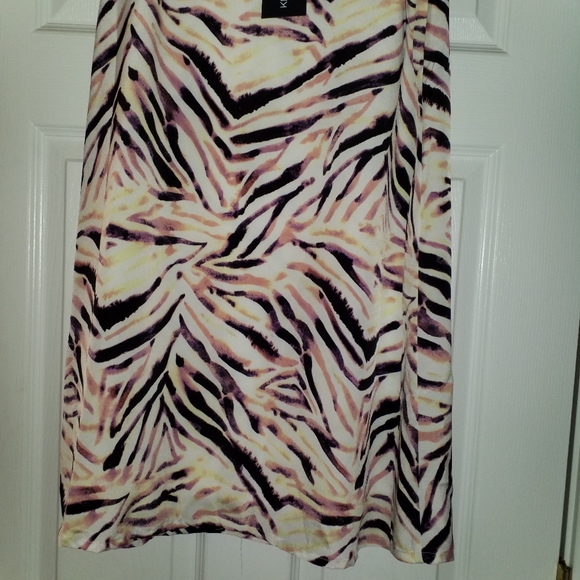 KENDALL & KYLIE Patterned Skirt. Nature, Watercolor, Abstract Inspired. NEW NWT - Picture 5 of 14